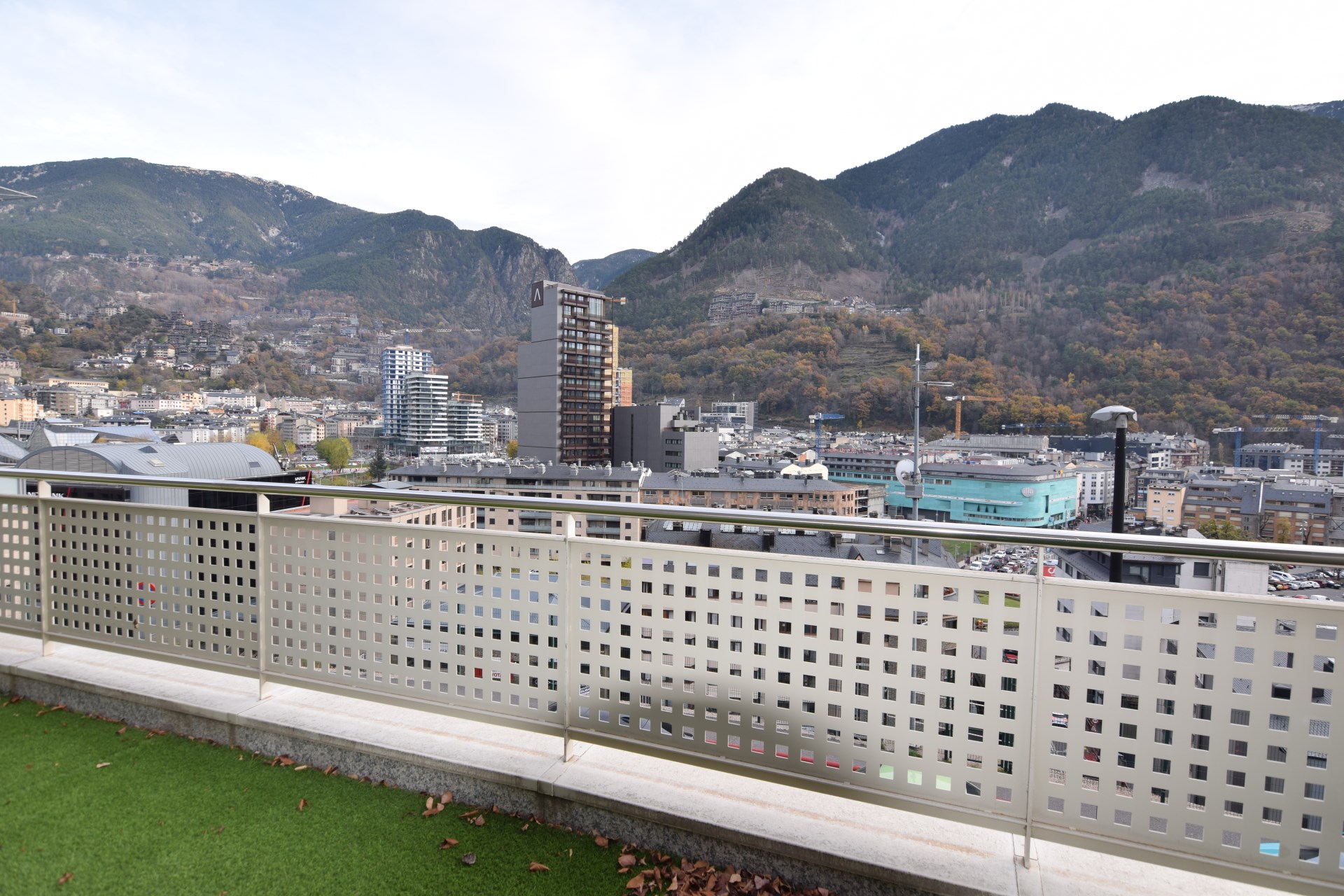Piso de alquiler en Andorra la Vella, 3 habitaciones, 477 metros