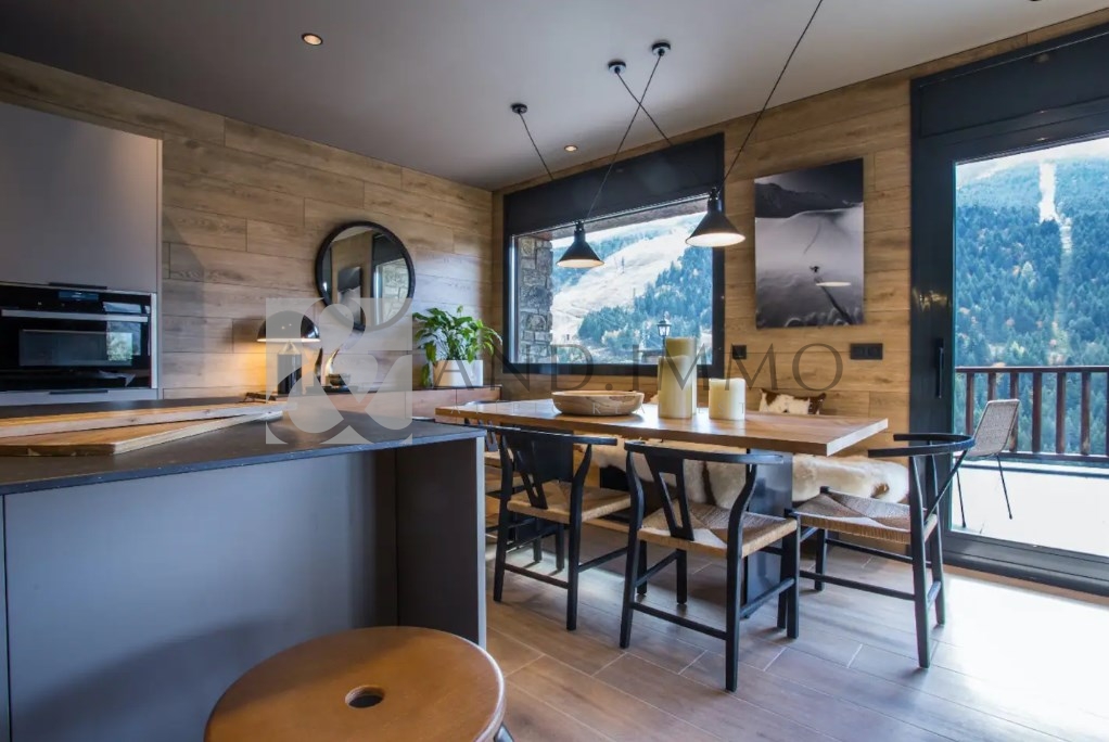 Pis de lloguer a Soldeu, 3 habitacions, 180 metres