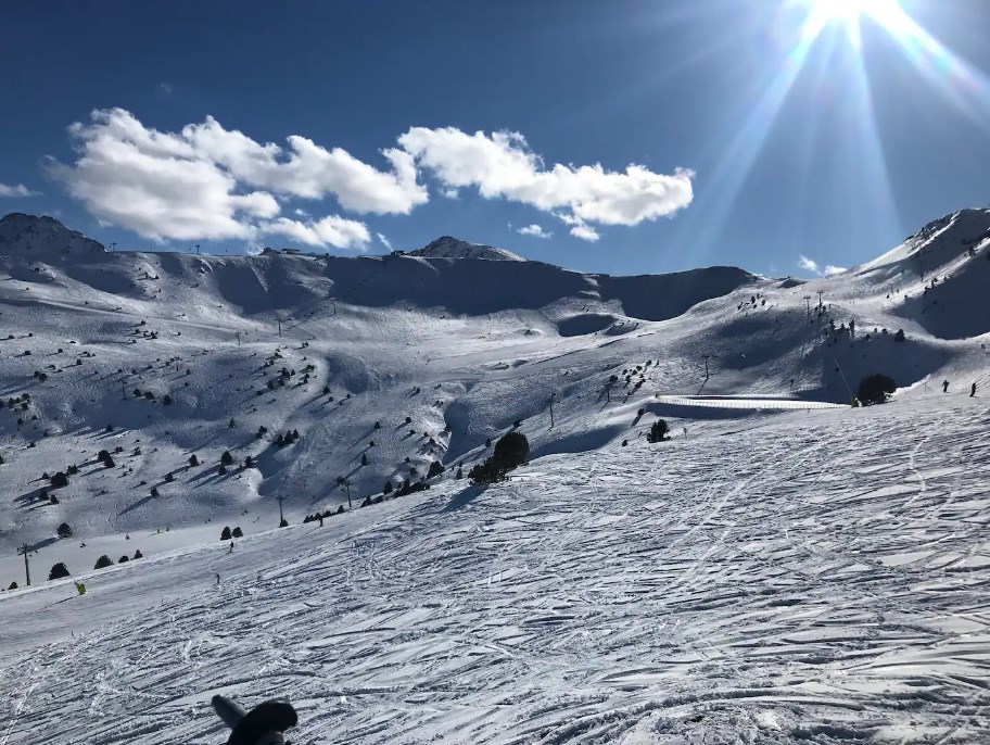 Pis de lloguer a Soldeu, 3 habitacions, 245 metres