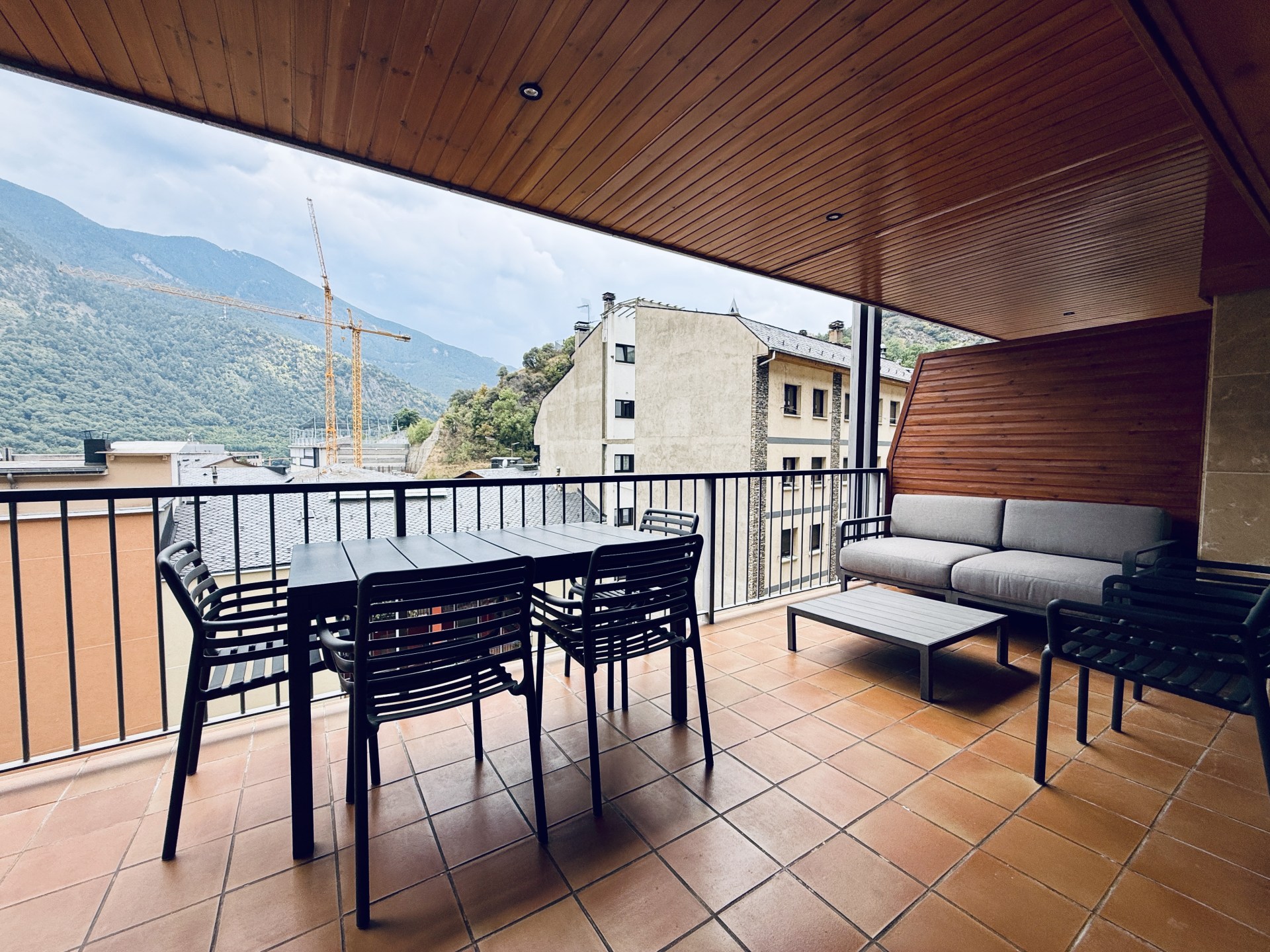 Piso de alquiler en Escaldes Engordany, 3 habitaciones, 130 metros