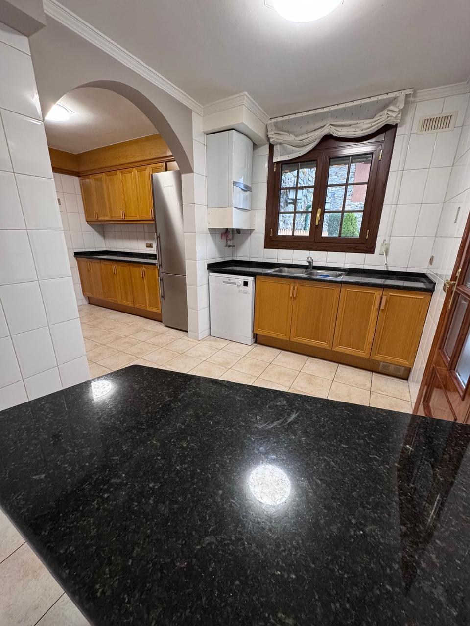 Xalet de lloguer a Sant Julià de Lòria, 4 habitacions, 250 metres