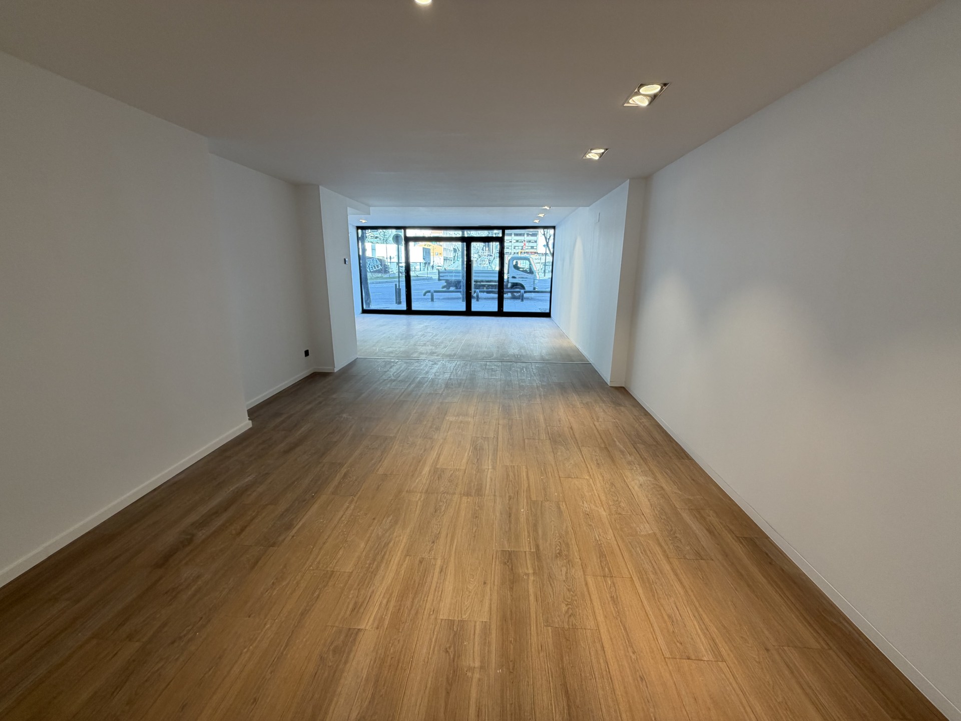 Local comercial de lloguer a Andorra la Vella, 194 metres