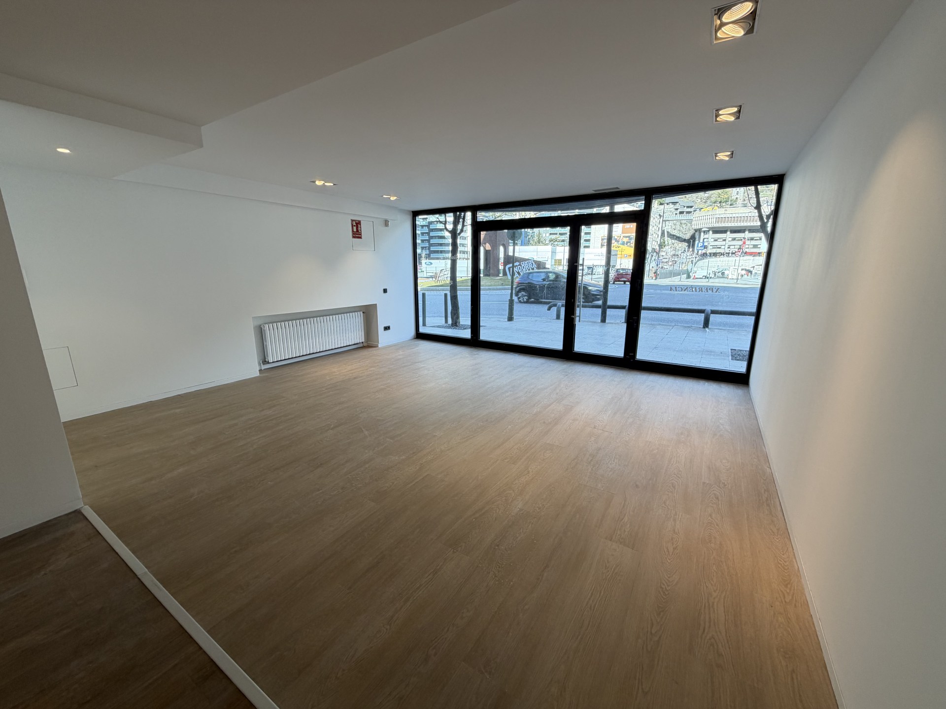 Local comercial de lloguer a Andorra la Vella, 194 metres