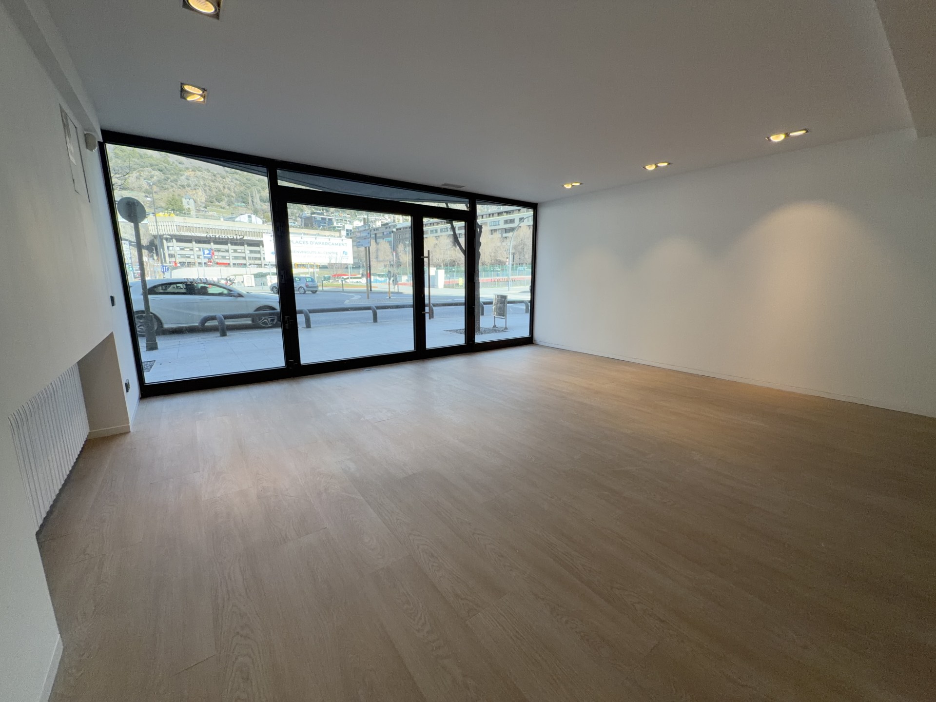 Local comercial de lloguer a Andorra la Vella, 194 metres