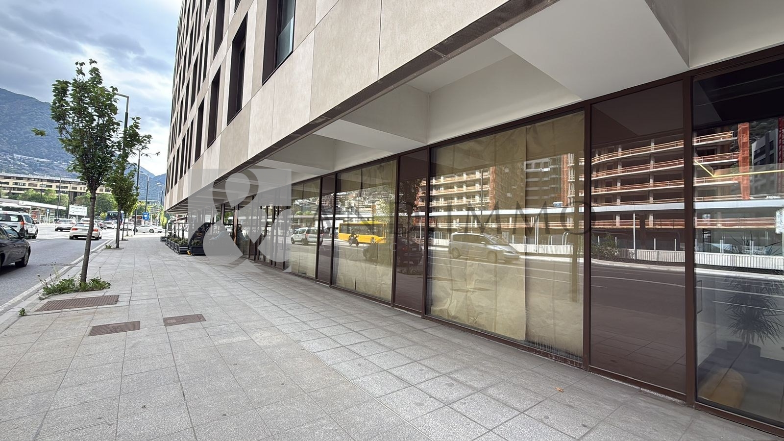 Local comercial de alquiler en Andorra la Vella, 130 metros — foto 1 de 4
