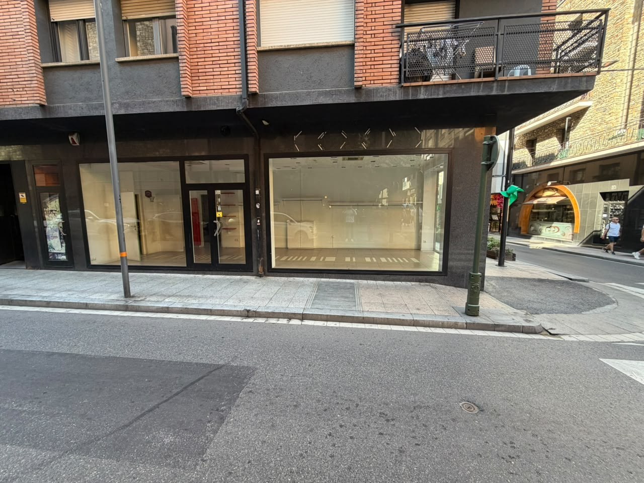 Local comercial de lloguer a Andorra la Vella, 132 metres
