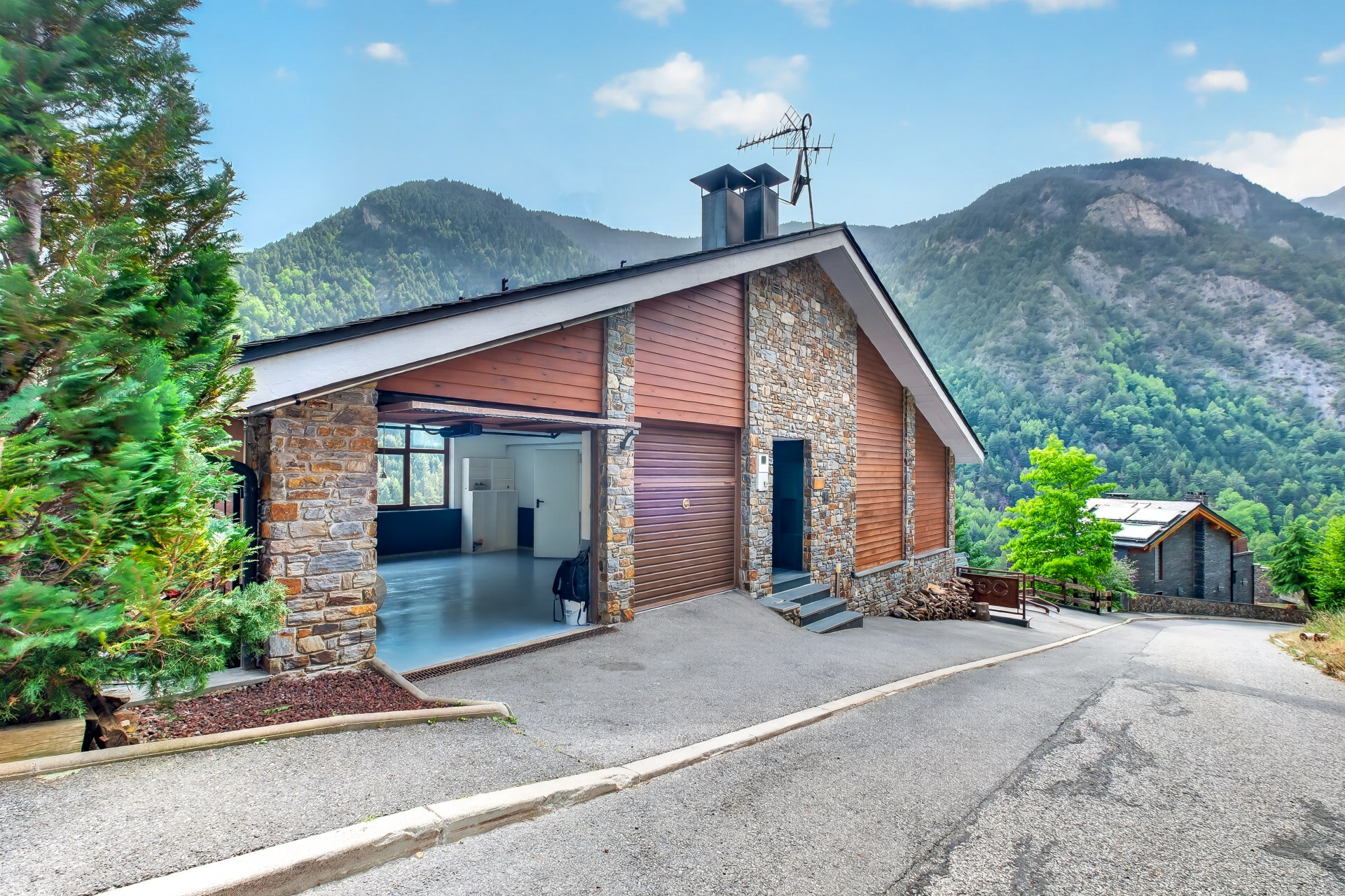 Chalet de alquiler en Erts, 4 habitaciones, 420 metros — foto 1 de 23