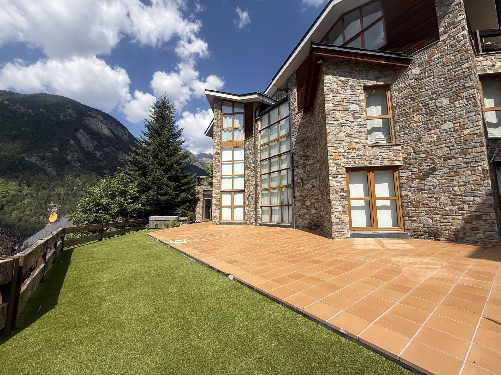 Chalet en venta en Erts, 4 habitaciones, 420 metros 3