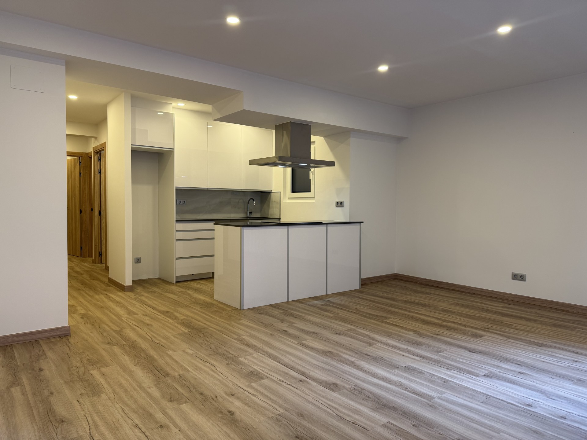 Piso de alquiler en Andorra la Vella, 2 habitaciones, 70 metros — foto 1 de 14