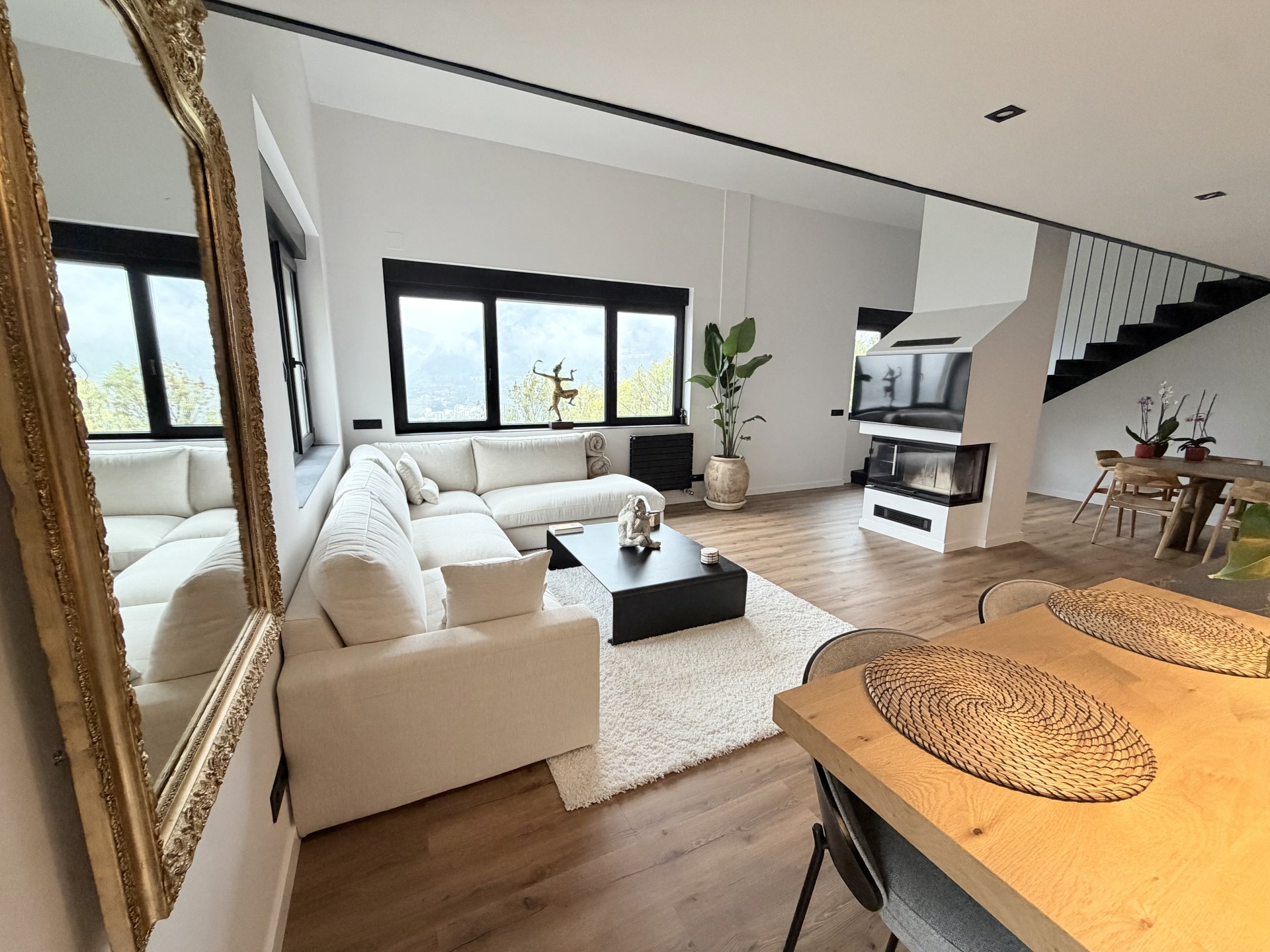 Piso de alquiler en Escaldes Engordany, 3 habitaciones, 185 metros