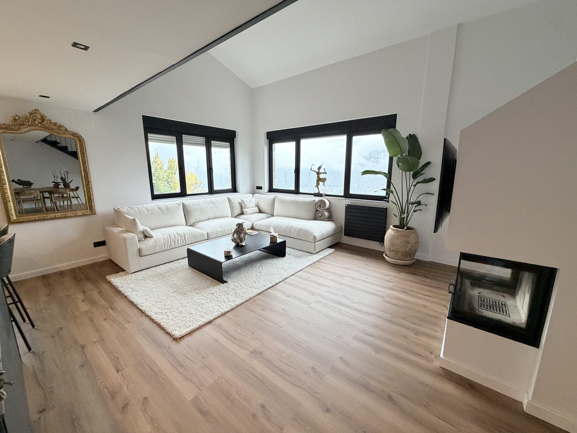 Piso de alquiler en Escaldes Engordany, 3 habitaciones, 185 metros