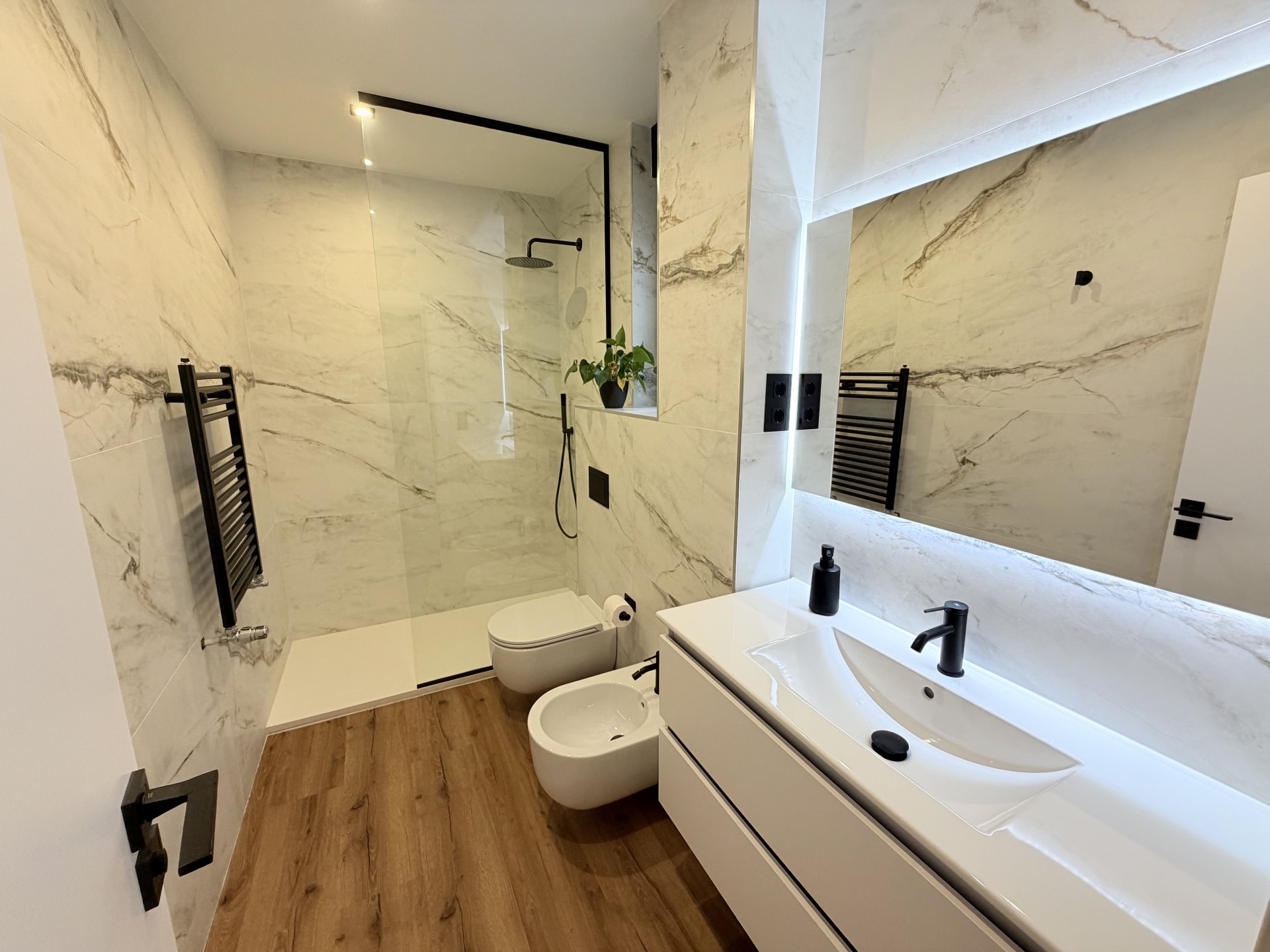 Piso de alquiler en Escaldes Engordany, 3 habitaciones, 185 metros