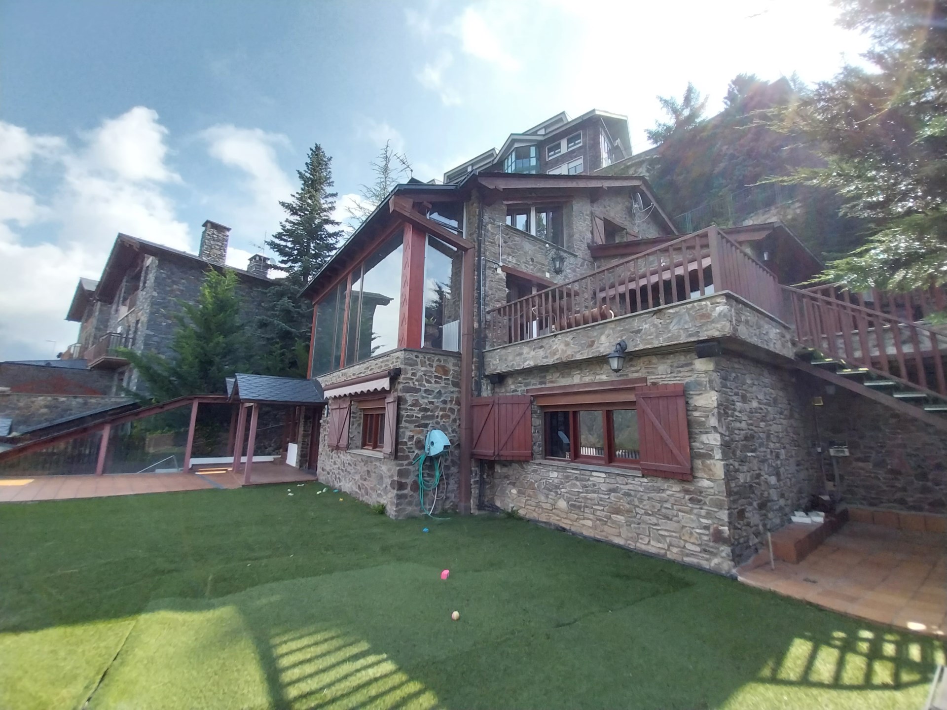 Chalet en venta en Escaldes Engordany, 4 habitaciones, 420 metros — foto 1 de 30