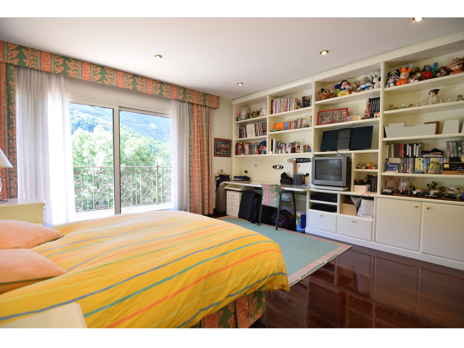 Chalet en venta en Andorra la Vella, 5 habitaciones, 908 metros